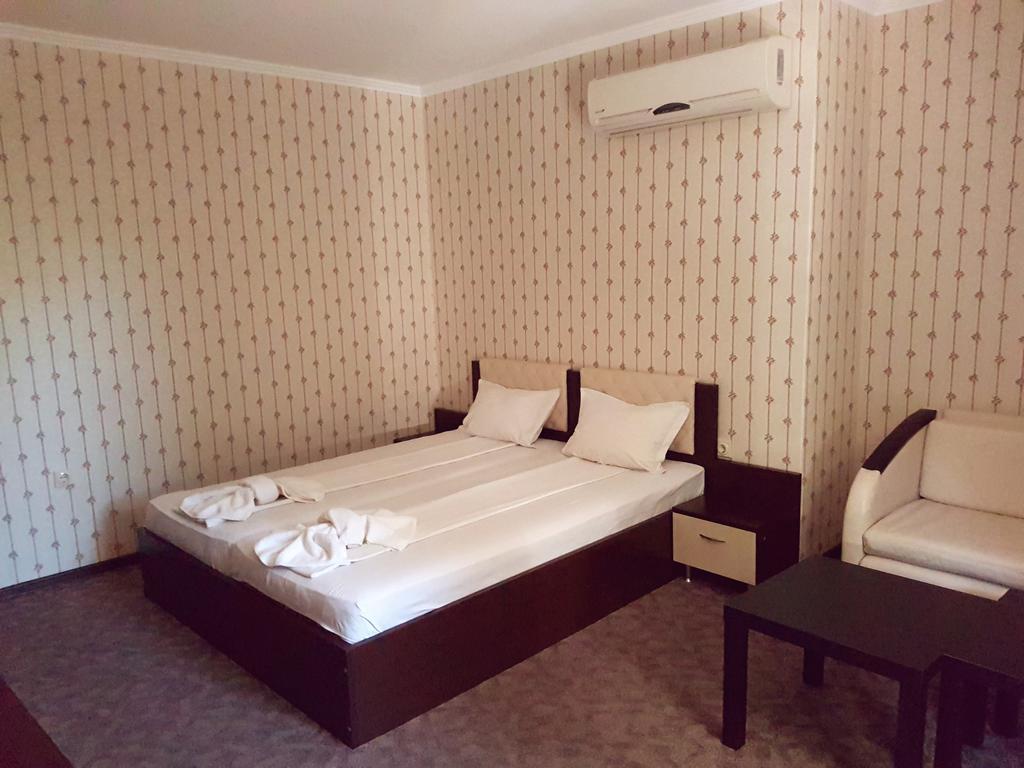 נסבר Guest House Saint Apostol מראה חיצוני תמונה