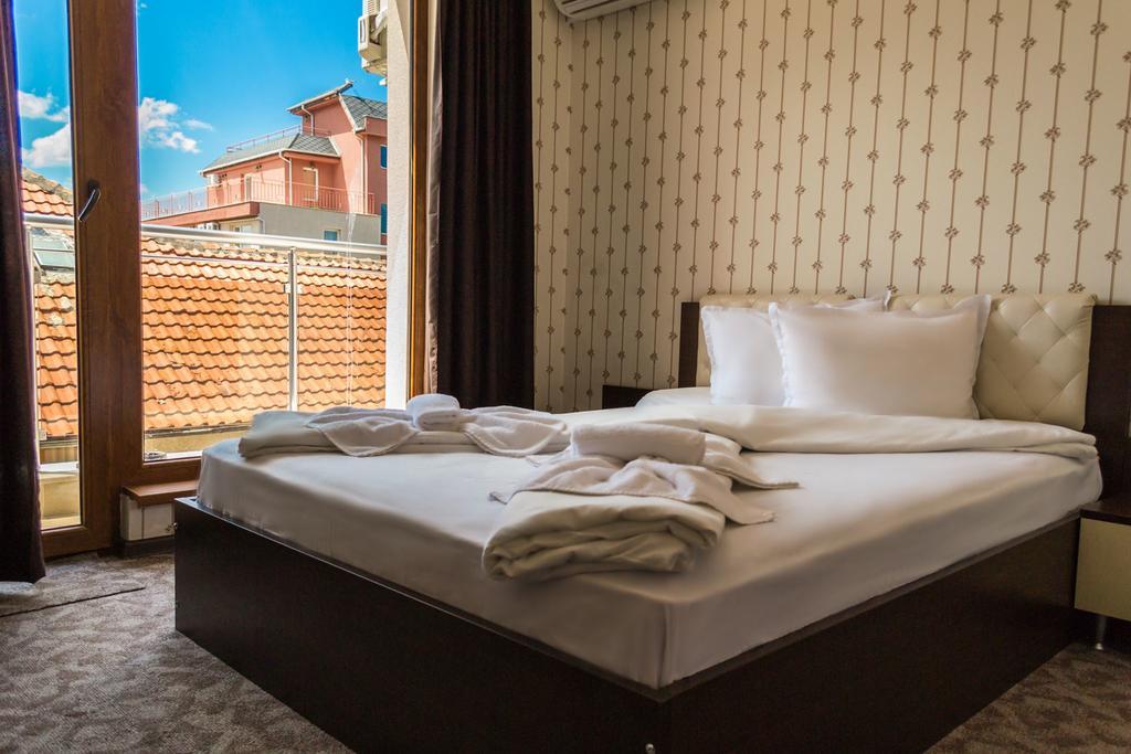 נסבר Guest House Saint Apostol מראה חיצוני תמונה