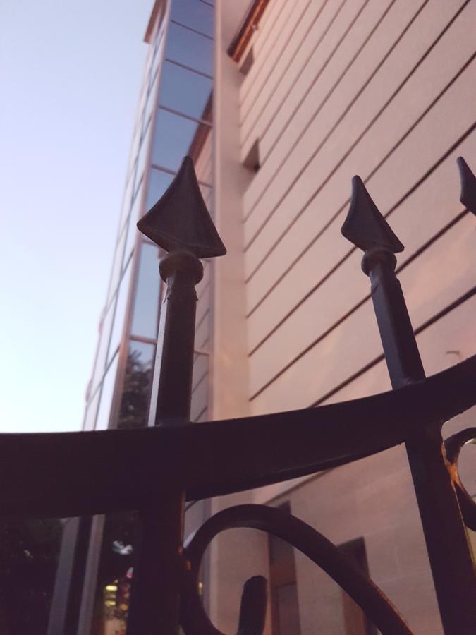 נסבר Guest House Saint Apostol מראה חיצוני תמונה