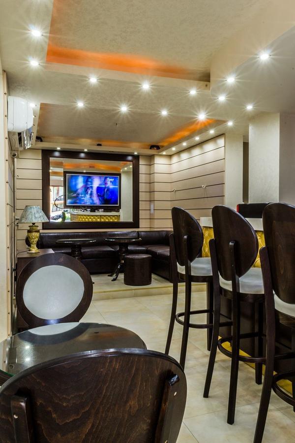 נסבר Guest House Saint Apostol מראה חיצוני תמונה