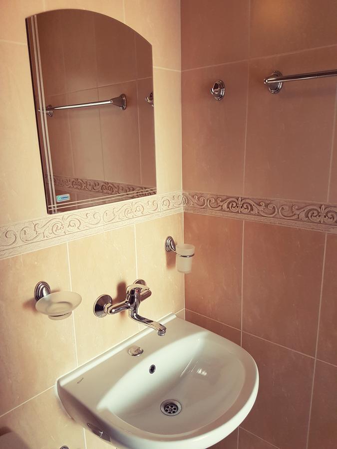 נסבר Guest House Saint Apostol מראה חיצוני תמונה