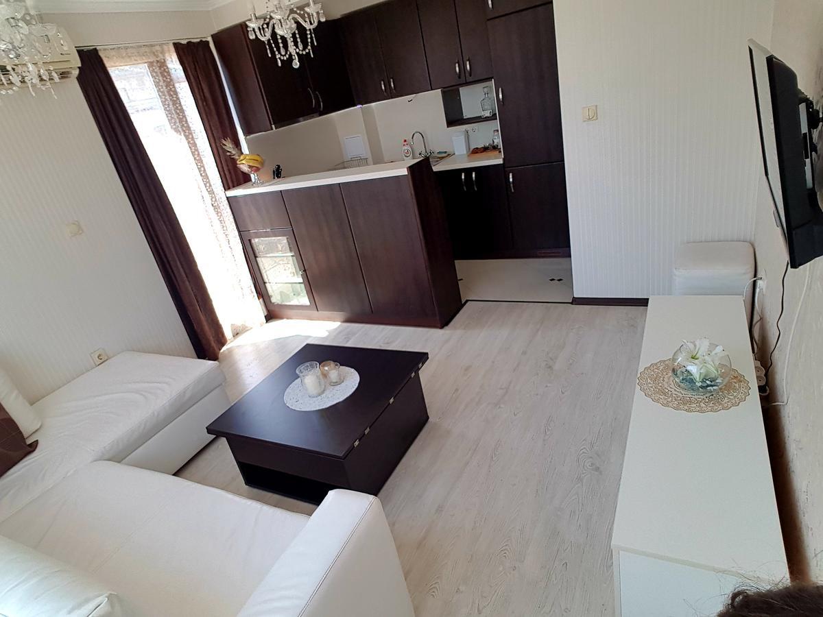 נסבר Guest House Saint Apostol מראה חיצוני תמונה